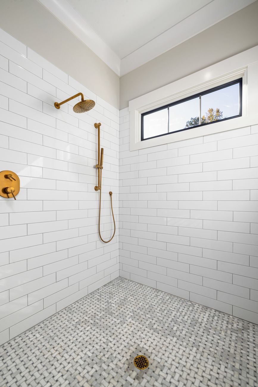 Luxury washroom cleanup finish